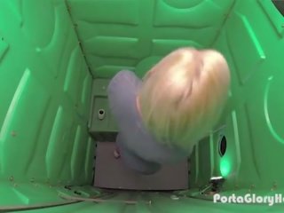 Porta през дупка блондинки милф преглъщане strangers изпразване